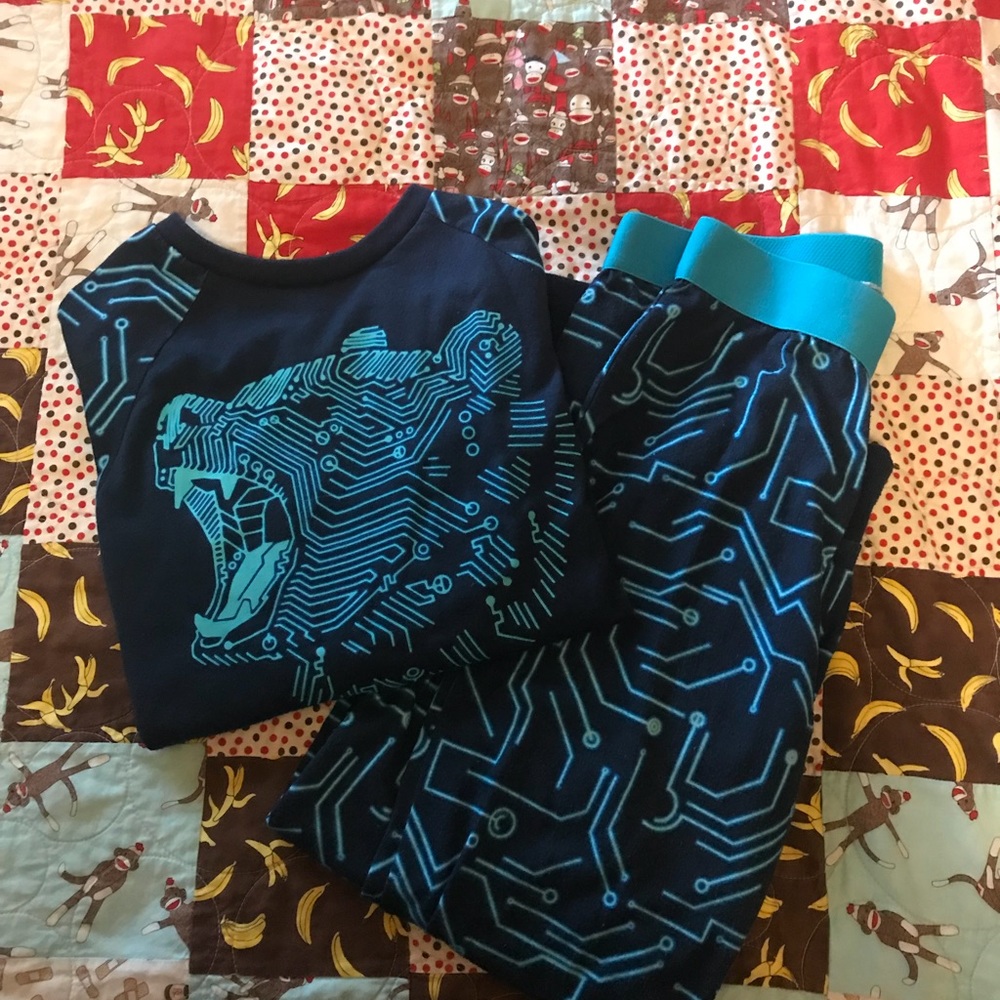 Old Navy boys pajama set